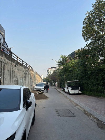 BÁN ĐẤT TẶNG NHÀ NGỌC THỤY, GẦN CẦU LONG BIÊN