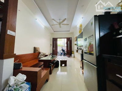 CẦU GIẤY 30/35M² – 6 TẦNG – 2 MẶT THOÁNG – GẦN HỒ – NHÀ ĐẸP Ở NGAY – GIÁ 9.3 TỶ