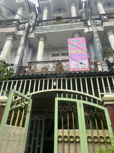 Cần bán nhà đang ở khu dân cư và gần chợ.khong ngập nước.an Ninh