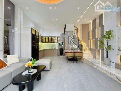 Bán nhà ngay gần chợ Phạm Văn Hai, Tân Bình.Giá: 2 tỷ 520tr/60m, sổ riêng, đường 6m
