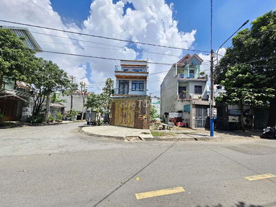 Nhà phố 108m 2 mặt tiền kdc Biconsi p. Tân Đông Hiệp Dĩ An