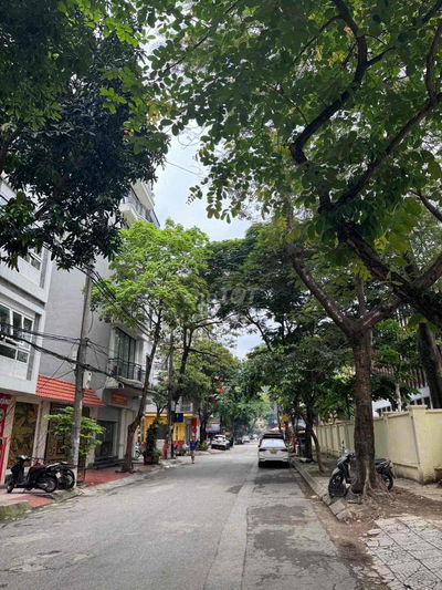 View TTTM - 2 vỉa hè - 3 ô tô tránh - 7 tầng - thang máy cực êm