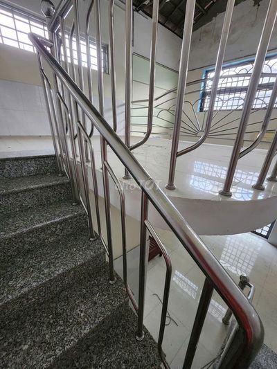 Cho thuê nhà cấp 4 có sẵn máy lạnh 3tr/th cọc 1tr