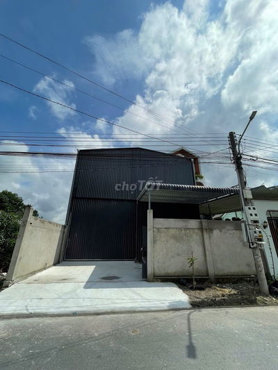 NHÀ XƯỞNG MỚI XÂY – GẦN KCN ĐẠI ĐĂNG, CHỢ PHÚ MỸ, TP MỚI