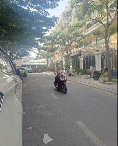 BÁN NHÀ KHU LIỀN KỀ HÀ HUY GIÁP CẦU VƯỢT NGÃ TƯ GA Q12 XE HƠI TẬN NƠI