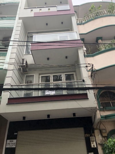 Nhà 5 tầng. Mặt tiền 159 Nguyễn Chí Thanh, Q11. DT: 4.5x18m, 4PN 4WC