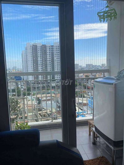 Cho thuê căn hộ 1 phòng BAN CÔNG RỘNG