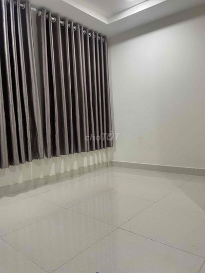 Tìm bạn nữ ở ghép