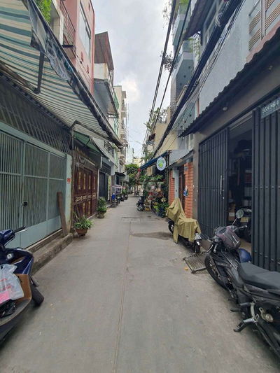Nhà bán đg.lạc long quân.p8.tân bình
