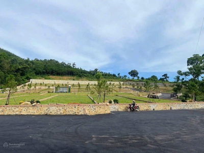 CẦN BÁN GẤP LÔ ĐẤT DT 279M2 TẠI KHU CÔNG NGHỆ CAO HOÀ LẠC, THẾ ĐẤT CAO THOÁNG VIU NHƯ TAM ĐẢO