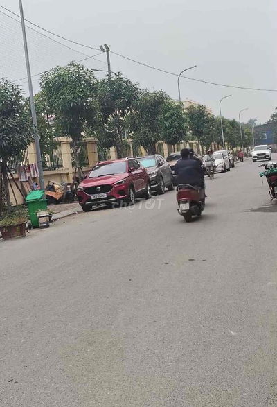 Nhà KIM GIaNG gần oto tránh , dân xây sổ phân lô