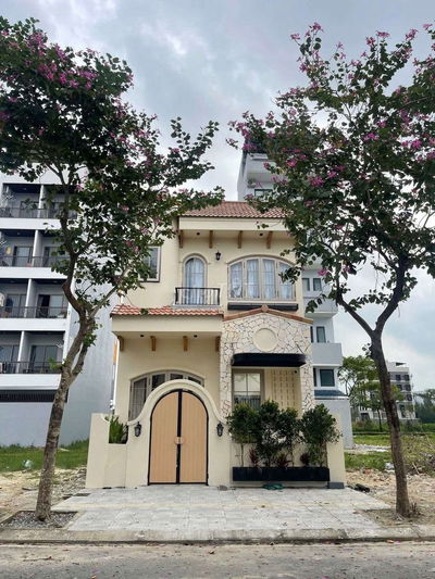 🛑 CHO THUÊ BIỆT THỰ - KHU FPT- HỒ BƠI - 4PN - 5WC