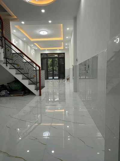 Nhà Bán . DT 3m90x16m8 .1 lầu .4 phòng ngủ 4 wc. Sổ Hồng