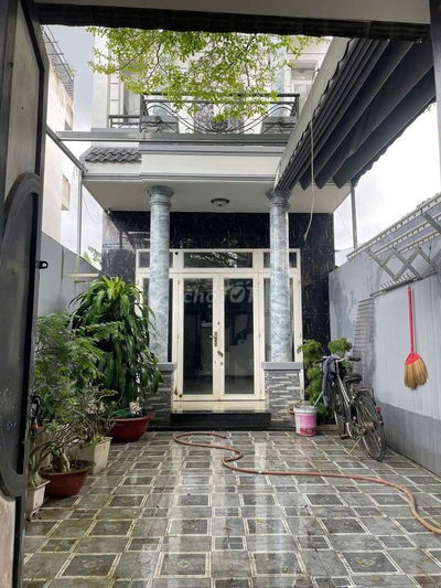 Có sân ô tô dt nhà 4,2x22 trệt lầu 2pn 2 máy lạnh 2wc Huỳnh Thị Hai