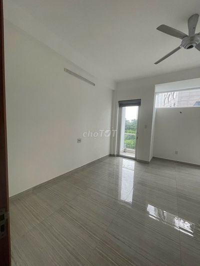 Sàn Văn Phòng vị trí đẹp, mới có hầm để xe, ngay đầu đường Trần Não