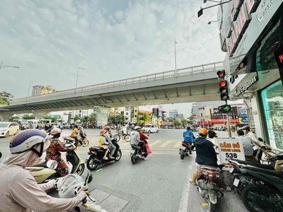 Bán nhà mặt phố Bạch Mai, Hai Bà Trưng 50m2, MT 4.8m, giá 17 tỷ.