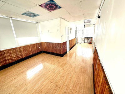 Cho Thuê SÀN VĂN PHÒNG 35m2, CÓ THANG MÁY - ĐỐI DIỆN LANDMARK 81.