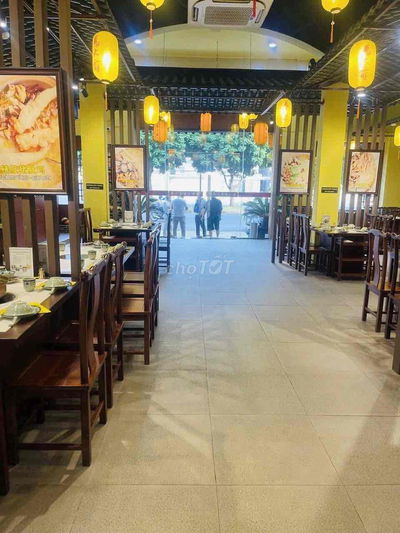 Cho thuê bao thuế căn Góc 2 mặt  đường VĐT 12x20m 5 Tầng có Thang máy