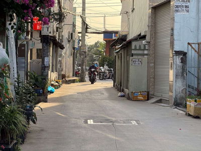 NHÀ MẶT TIỀN ĐƯỜNG TL22 , HÀ HUY GIÁP VÀO 50M