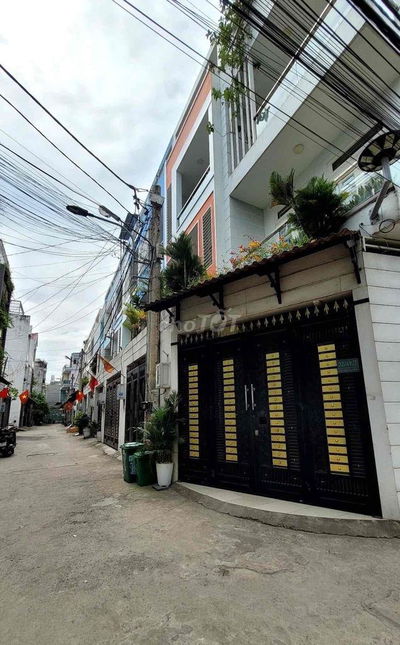 Nhà Lầu Đường 22 Bán Cực Rẻ Đi Úc Đinh Cư