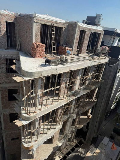 Chính chủ bán nhà mới xây Ngay Trường cấp 3 Thạch Bàn,  Ô tô Vào Nhà