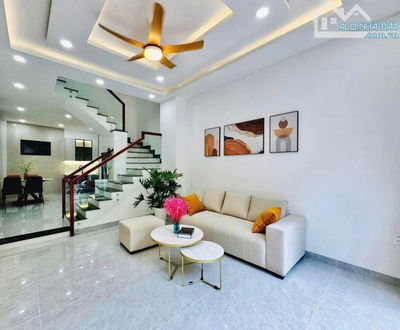 Bán nhanh căn nhà ngay Trần Huy Liệu, Phú Nhuận. Giá: 2 tỷ 410tr/ 65,5m, sổ hồng riêng