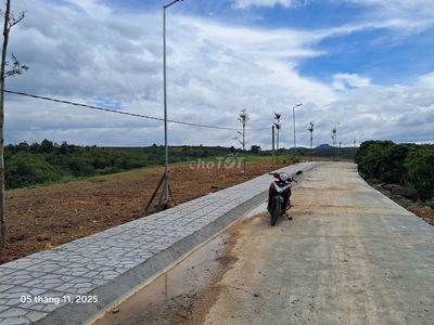 Đất nghĩ dưỡng 1000m2 sổ sẵn thổ cư giá chỉ 630 triệu ven Đà Lạt