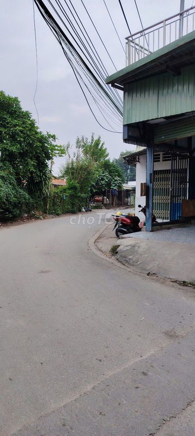 Cho thuê nhà 1 trệt 1 lầu 1 sân thượng