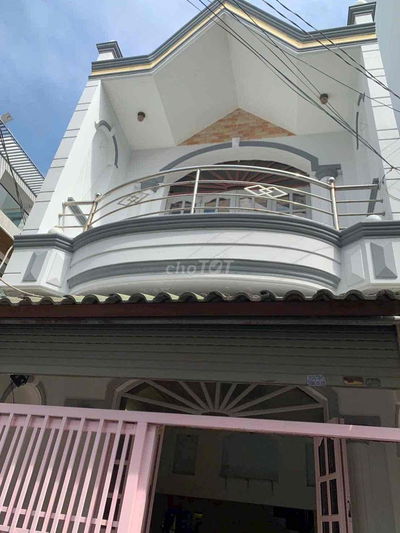 nhà nguyên căn sạch đẹp ở ngay.DT 4 x 14m cí 3 pn