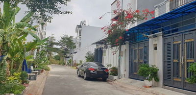 NHÀ BÈ- 2MT HẺM- ĐƯỜNG 8M- 95M2- 3TẦNG-  NGANG TO 8.1M. CHỈ 5Ty8