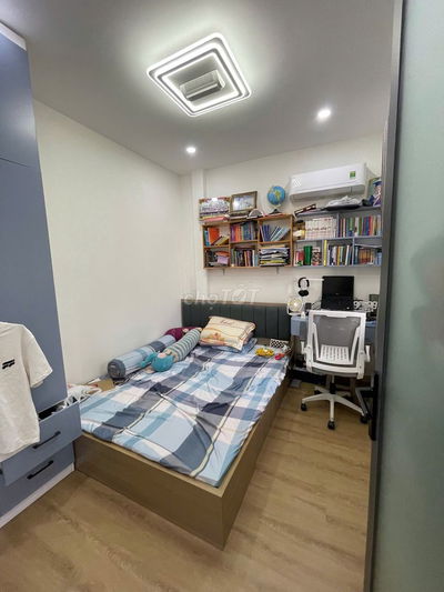 Bán nhà 58m2, không lộ giới, ngay Vincom ngã 5