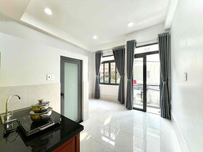 PHÒNG BAN CÔNG FULL NỘI THẤT GẦN SÂN BAY