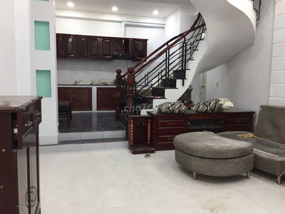 Bán NCC 3PN, 3WC, full nội thất gần trung tâm, tiện ích đầy đủ