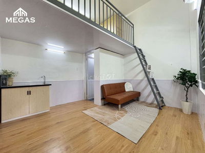 Phòng gác ban công chung mới xây ngay Lê Văn Việt