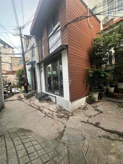 NHỎ GỌN NƠ TRANG LONG-11m2 2 TẦNG-SÁT MẶT TIỀN