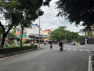 ông anh nhờ bán căn nhà