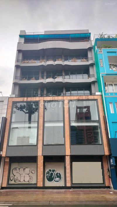 Cho thuê nhà Nguyễn Trãi Quận 5, DT: 12x39m, KC: 8 lầu+TM, giá: 800tr