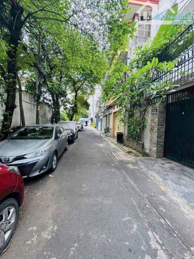 Biệt thự Yên Thế – hẻm 8m – 6×14,2m – trệt 2 lầu ST – giá 15,5 tỷ. Khu VIP!