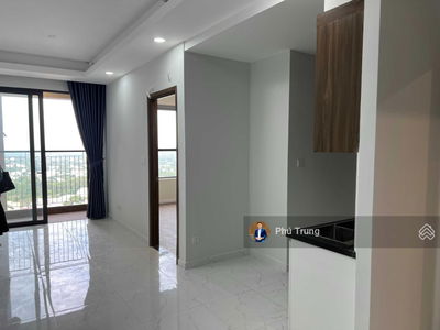 Cần bán nhanh view hồ bơi căn hộ 2PN, 2WC 60,64m2 đẹp thoáng Opal Skyline