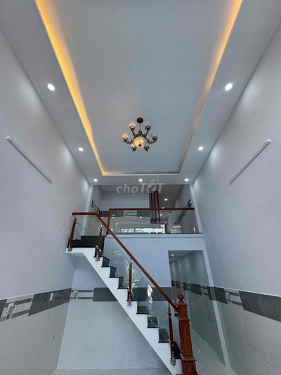 Nhà Bán ấp xã bình hưng . DT 4x17 . 1 trệt .1 lửng 3P 2 wc