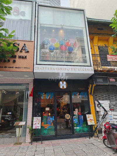 CHO THUÊ MẶT TIỀN ĐƯỜNG ĐÔNG DU TRUNG TÂM Q1