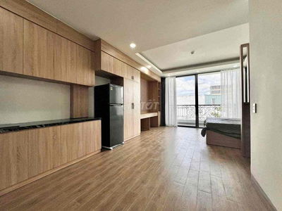 Cho thuê Căn hộ BAN CÔNG mới 100%✨ngay Etown Cộng Hoà, Tân Bình