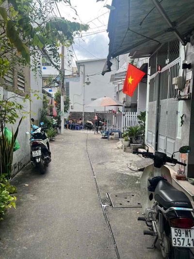 CHO THUÊ GẤP NHÀ MỚI HẺM 4M 2PN, 2WC  GIÁP Q10