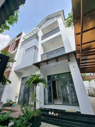 Cho thuê nhà Trương Công Định, P.14, Q.TB, 6x30m, Trệt 2 Lầu Sân vườn