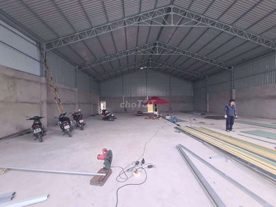 Cho thuê nhà xưởng 700m2