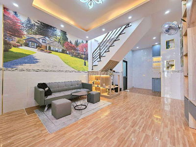 Nhà gần sân bay khu VIP, 28m2, full nội thất, 3.95 tỉ, Nguyễn Văn Công