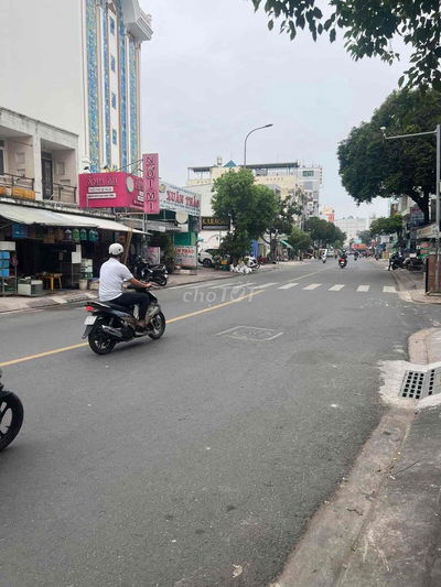 Bán nhà mặt tiền đuờng chế lan viên vị trí đẹp ngang 4,75x11,3lầu