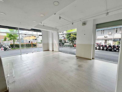 🔥🔥Cho Thuê Mặt Bằng 2 Tầng,  DTSD 144m2,Chung Cư Sky Center, Phổ Quang