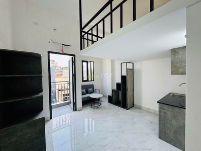 CHO THUÊ DUPLEX BAN CÔNG 4 NGƯỜI Ở THOẢI MÁI GẦN MEGA MARKET