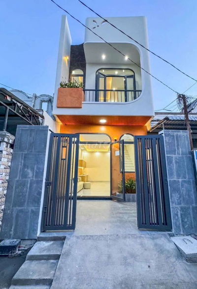 Nhà Trệt Lầu - 3 Phòng Ngủ - gần Bệnh viện Nhi
Đồng, SIS, Đại học FPT